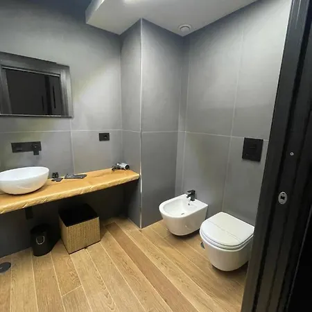 Chiatamone Luxury Apartment