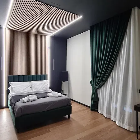 Chiatamone Luxury Apartment